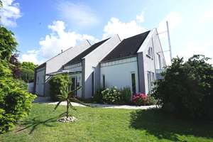 Großzügig - Hochwertig - Hell
Elegantes Einfamilienhaus mit traumhaftem Garten – Die vollständige Adresse der Immobilie erhältst du vom Anbieter., 38104 Volkmarode, Braunschweig – Vorschaubild 1