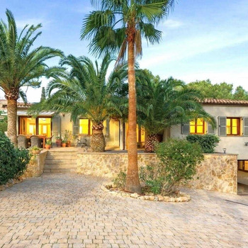 Stilvoll renovierte Villa im mediterranen Stil in einer der gefragtesten Gegenden von Santa Ponsa