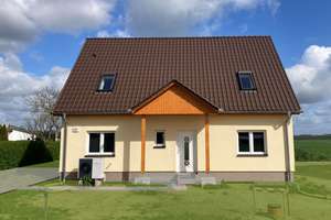 Landhaus mit Panoramablick ruhig am Ortsrand gelegen und dennoch zentral zum Aktionspreis ! – Goethestraße 53, 15370 Fredersdorf-Vogelsdorf – Vorschaubild 2