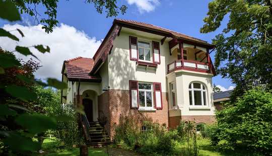 Bild von Charmante Jugendstil-Villa mit historischem Flair, großem Garten und Sauna in Hamburg-Ohlstedt