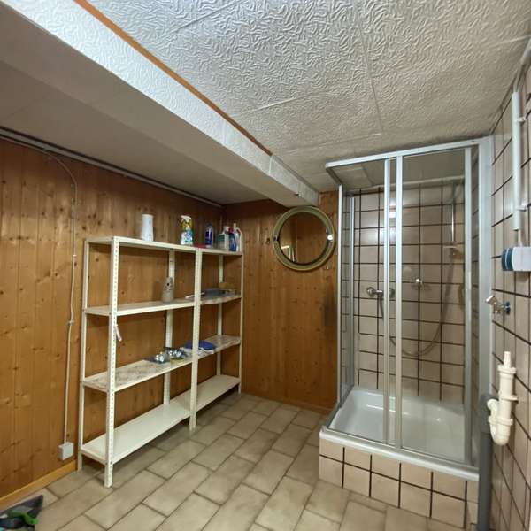 *** schönes Mittelreihenhaus mit Wintergarten - Garten u. Garage - in verkehrsberuhigter Lage **