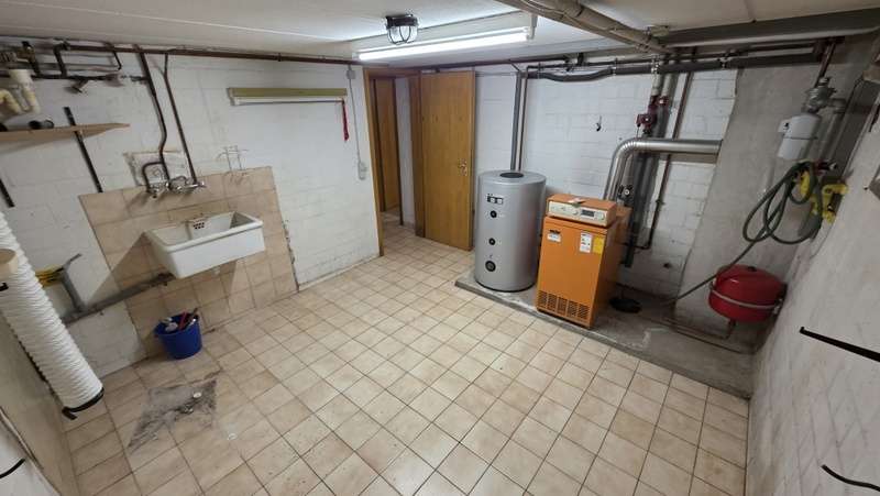 Immobilie in Tremsbüttel - Tremsbüttel: EFH (Bj. 83) +Garage/V´Keller, ca. 297m² Wohn-/Nutzfl., 6 Räume,  ca. 607m² Grundstück - Bild 21