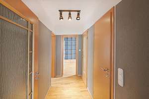 Viel Platz, viele Möglichkeiten: Ein-/Zweifamilienhaus mit separatem Bungalow in beliebter Lage! – Die vollständige Adresse der Immobilie erhältst du vom Anbieter., 42659 Burg/Höhscheid, Solingen – Vorschaubild 2