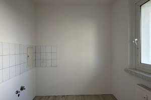 Saniertes Single-Apartment mit Balkon und Wannenbad - nur für EINE Person! – Kastanienallee 106, 12627 Hellersdorf, Berlin – Vorschaubild 3