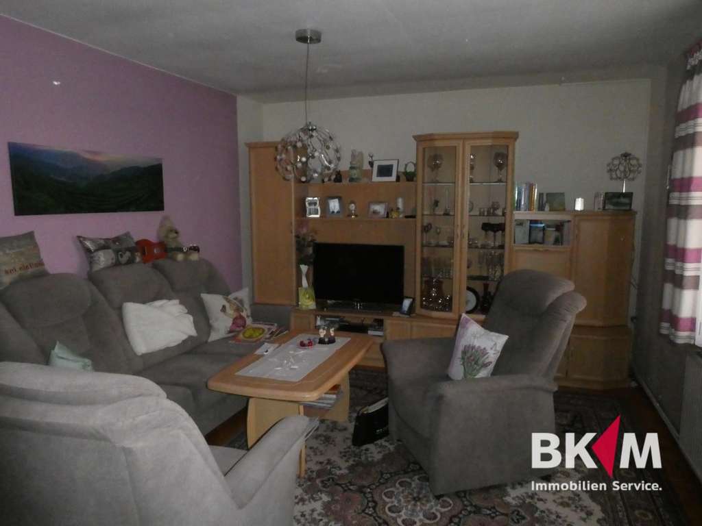 Immobilie in Waltershausen - Klein, gemütlich, familienfreundlich – Haus mit Kamin und grüner Oase - Bild 3