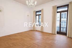 Exklusive 5 Zimmer Altbau-Beletage Wohnung in Wiesbadener Toplage
