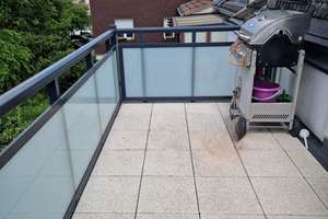 helle 4 - Raum Wohnung im Dachgeschoss mit Balkon in Oberhausen-Stadtmitte – Die vollständige Adresse der Immobilie erhältst du vom Anbieter., 46045 Altstadt-Süd, Oberhausen – Vorschaubild 8