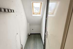 Rohdiamant in Eisingen: Einfamilienhaus in guter Lage mit Entwicklungspotenzial – Die vollständige Adresse der Immobilie erhältst du vom Anbieter., 97249 Eisingen – Vorschaubild 42