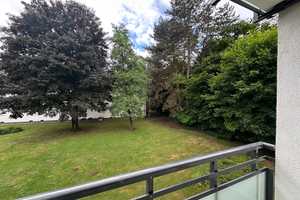 Praktisch geschnittene 3-Zi.-Wohnung mit Balkon! – Elis.-von-Thadden-Straße 29, 51377 Leverkusen – Vorschaubild 1
