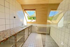 3 Familienhaus mit großem Grundstück in Engen - Ideal für Investoren oder Mehrgenerationennutzung – Die vollständige Adresse der Immobilie erhältst du vom Anbieter., 78234 Engen – Vorschaubild 32