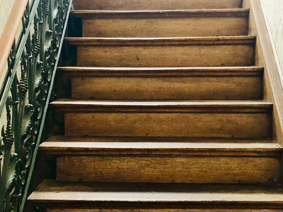 Teilansichten Treppe 1