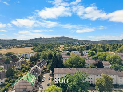 KELKHEIM-HORNAU MIT NATURVORSPRUNG – 2 Zimmer mit Balkon in grüner Ortsrandlage