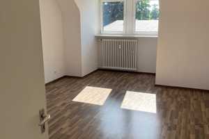 Schöne Dachgeschosswohnung / 3 Zimmer in Mönchengladbach, Nähe  Schmölderpark – Urftstraße 44, 41239 Mönchengladbach – Vorschaubild 9
