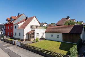 Doppelhaushälfte mit XXL-Grundstück und großem Nebengebäude in Kümmersbruck – Die vollständige Adresse der Immobilie erhältst du vom Anbieter., 92245 Kümmersbruck – Vorschaubild 3