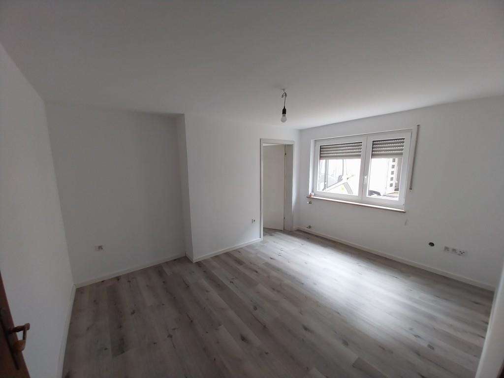 Immobilie in Regensburg - Rohdiamant in Bestlage - Charmante Doppelhaushälfte mit Landleben-Flair mitten in der Stadt! - Bild 3