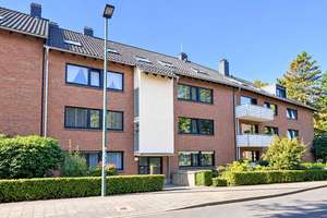 Wohnen zwischen Rhein & Schlosspark – großzügige 3-Zi-Whg. mit Balkon und 2 TG-Plätzen in Urdenbach