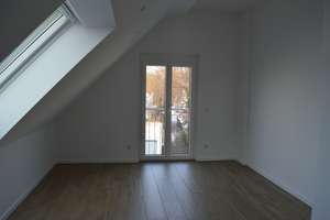 Waldperlach - große 4 Zimmer Penthouse-Wohnung mit direktem Lift in die Wohnung und Süd-West-Loggia – Rotkäppchenstr. 104, 81739 Waldperlach, München – Vorschaubild 8