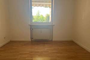 Milbertshofen: Ruhig gelegene 3-Zi.-Whg. mit überdachtem Südbalkon u. TG.-Stellplatz. – Die vollständige Adresse der Immobilie erhältst du vom Anbieter., 80807 Milbertshofen, München – Vorschaubild 9