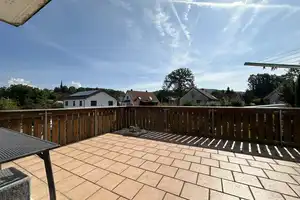Großzügiges 1- bis 2-Familienhaus mit Garagen, großer Terrasse und Garten! – Bayreuth (Kreis) – Vorschaubild 5