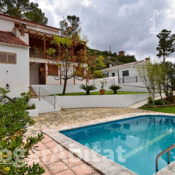 TRAUMHAFTE AUSSICHT! TOLLE VILLA MIT PRIVATEM POOL, ZWEI TERRASSEN UND GARAGE