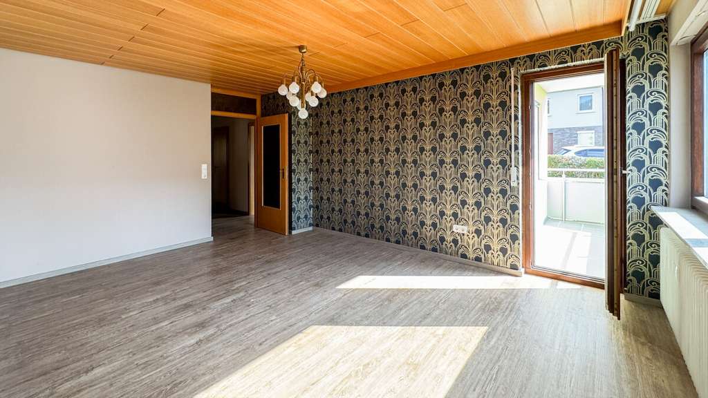 Immobilie in Dettingen an der Erms - Attraktive 3-Zimmer-Wohnung mit Balkon in ruhiger Lage von Dettingen/Erms - Bild 3