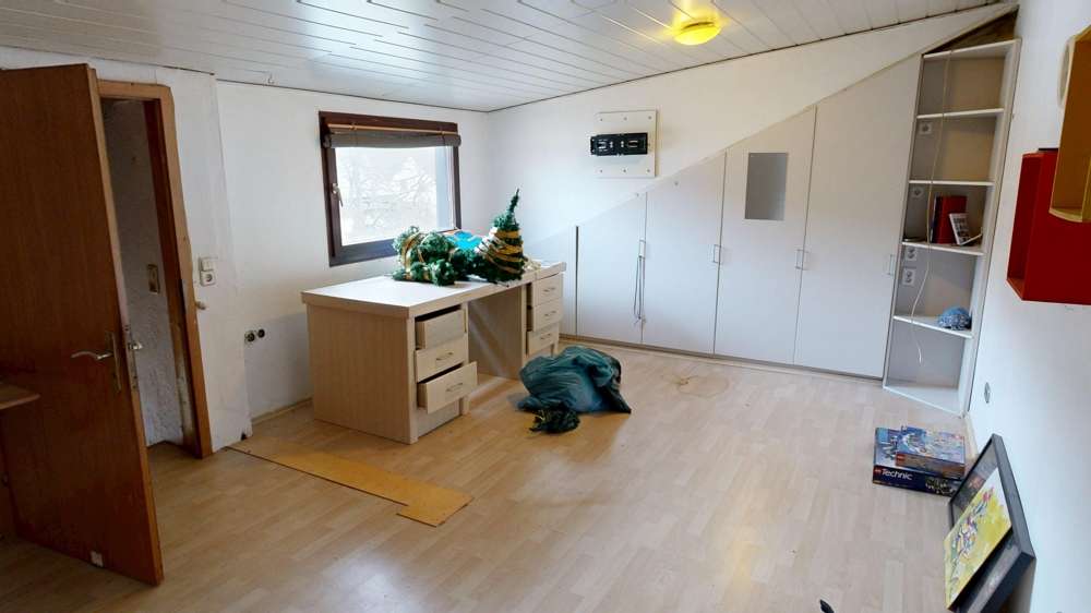 Immobilie in Hellenthal - Schönes und großes Einfamilienhaus mit Einliegerwohnung - teilweise vermietet - Mehrparteien möglich - Bild 11