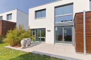 Lichtdurchflutetes Einfamilienhaus mit Südgarten, Smart Home & hochwertiger Ausstattung – Die vollständige Adresse der Immobilie erhältst du vom Anbieter., 71254 Ditzingen – Vorschaubild 2