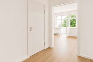 Sanierte 2,5-Zimmer-Wohnung mit Loggia – Erstbezug nach Sanierung direkt auf der Ackerstraße – Die vollständige Adresse der Immobilie erhältst du vom Anbieter., 40233 Flingern Nord, Düsseldorf – Vorschaubild 3