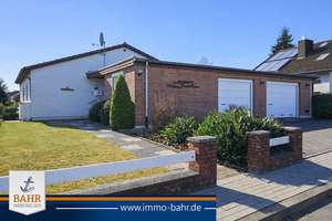 Ein Zuhause mit Perspektive – stilvoller Bungalow in begehrter Wohnlage – Die vollständige Adresse der Immobilie erhältst du vom Anbieter., 23617 Stockelsdorf – Vorschaubild 1