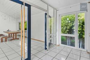 Wohnen in Top-Lage von Goldbach mit großem Grundstück! – Besonderes Wohnerlebnis im Architektenhaus – Die vollständige Adresse der Immobilie erhältst du vom Anbieter., 63773 Goldbach – Vorschaubild 8