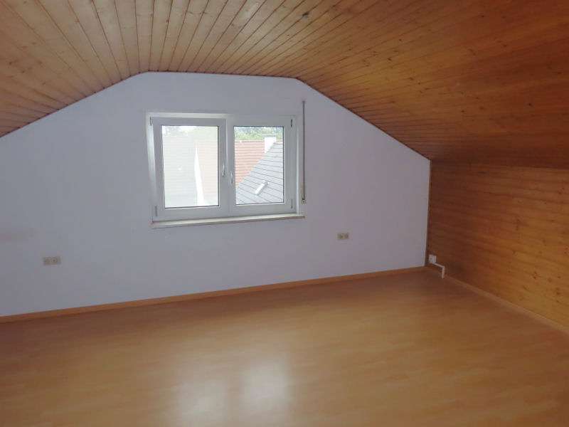 Immobilie in Eggenstein-Leopoldshafen - Zweifamilienhaus mit Nebengebäude und Garten in Eggenstein-Leopoldshafen - Bild 10