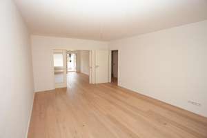 Erstbezug nach Sanierung! Helle 3 Zimmerwohnung mit Balkon in Marienburg! – Andernacherstr. 6, 50968 Marienburg, Köln – Vorschaubild 3