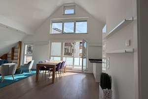 Luxuriöse 3-Zimmer-DG-Galerie-Wohnung inkl. Stellplatz in München-Forstenried