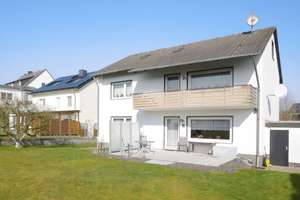 Fuldabrück-Dennhausen... Freistehendes 2-Familienhaus mit Garage – Die vollständige Adresse der Immobilie erhältst du vom Anbieter., 34277 Fuldabrück – Vorschaubild 1