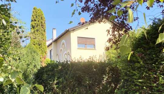 Bild von Sanierungsbedürftiges Einfamilienhaus in idyllischer Feldrandlage