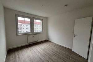 Super WG-Wohnung für 3 Personen....helle, moderne 4 - Zimmer-Wohnung mit Einbauküche sofort einzugsf – Eckersbacher Höhe 81, 8066 Eckersbacher Höhe (E1-E4), Zwickau – Vorschaubild 10