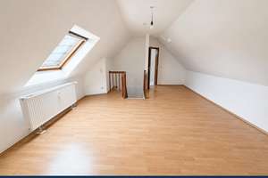 Charmante 3-Zimmer-Maisonettewohnung über zwei Etagen mit Einbauküche in zentraler, ruhiger Lage – Die vollständige Adresse der Immobilie erhältst du vom Anbieter., 45879 Altstadt, Gelsenkirchen – Vorschaubild 2
