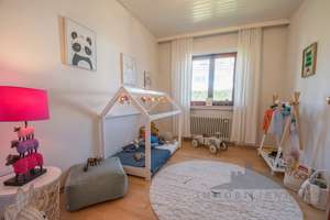 Gepflegtes Zweifamilienhaus mit großem Garten und Einliegerwohnung in ruhiger Lage von Kelkheim – Die vollständige Adresse der Immobilie erhältst du vom Anbieter., 65779 Kelkheim (Taunus) – Vorschaubild 9
