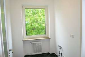 Helle und einladende 2-Zimmer-Wohnung in Milbertshofen – Nietzschestraße 9, 80807 Milbertshofen, München – Vorschaubild 2