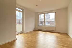 Schöne 2 Zimmerwohnung mit Einbauküche und Balkon zu vermieten