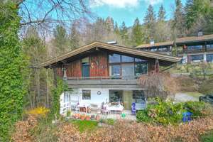 Ihr Refugium über den Dächern von Schliersee
- Attraktives Landhaus mit See- und Bergpanoramablick – Die vollständige Adresse der Immobilie erhältst du vom Anbieter., 83727 Schliersee – Vorschaubild 5