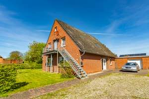 Sylt vor der Tür: Charmantes Wohnhaus mit zwei Einheiten, Garage & Carport in Klanxbüll – Die vollständige Adresse der Immobilie erhältst du vom Anbieter., 25924 Klanxbüll – Vorschaubild 1