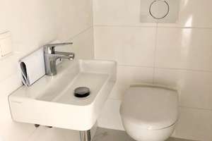 Gut geschnittene 2­ Zimmer ­ Wohnung mit Stellplatz im Hof ! – Am Schloßpark 102, 65203 Biebrich, Wiesbaden – Vorschaubild 11