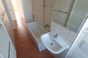 *Familiäre und zentrale Wohnung mit Balkon und Tageslichtbad* – Olvenstedter Straße 32, 39108 Stadtfeld Ost, Magdeburg – Vorschaubild 7