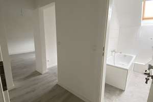 Helle 2 Zimmer-Wohnung zu vermieten  - zentrale Lage in Wanheimerort – Die vollständige Adresse der Immobilie erhältst du vom Anbieter., 47055 Wanheimerort, Duisburg – Vorschaubild 2