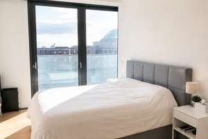 Sonnige, moderne 3 Zimmer Wohnung im Grand Tower und traumhaftem Stadtblick – 60327 Gallus, Frankfurt am Main – Vorschaubild 3
