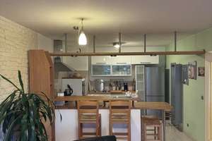 2 Zimmer in Frankfurt-Niederrad – großer Westbalkon, Einbauküche & Tiefgarage