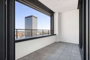3-Zimmer-Rarität im „BROOKS ON EAST“ Tower inklusive EBK! Provisionsfrei für den Käufer – Die vollständige Adresse der Immobilie erhältst du vom Anbieter., 10243 Friedrichshain, Berlin – Vorschaubild 5