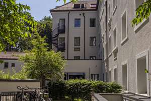 STADT / LOFT / STUDIO / APARTMENT im DENKMAL "HAUS MÜHLBACH". Küche / Terrasse – Am Neudeck 12, 81541 Untere Au, München – Vorschaubild 15