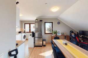 *Nur 1% Provision* Charmante 2-Zimmer-Dachgeschosswohnung mit Stellplatz und Kellerraum – 68199 Neckarau, Mannheim – Vorschaubild 3